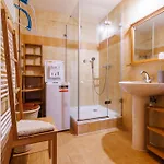 샬레 Roubenka